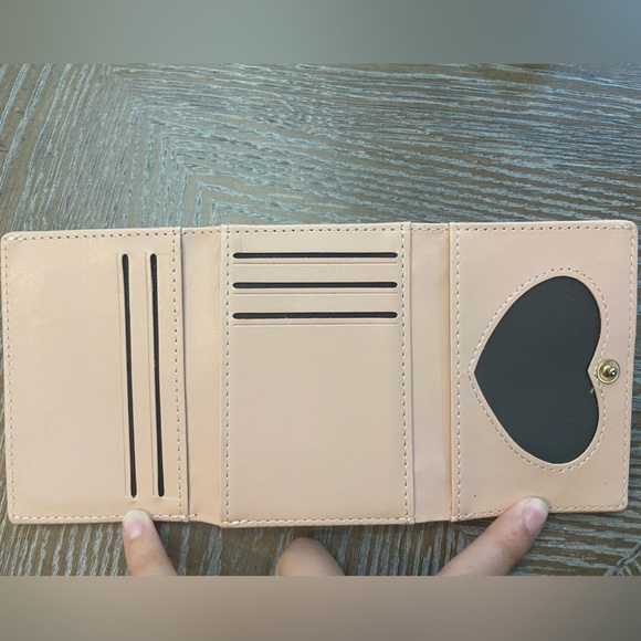 Wallet - Picture 3 of 5